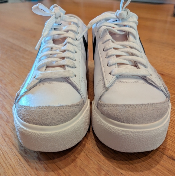 Nike Blazer Low White Sneakers - Picture 9 of 10